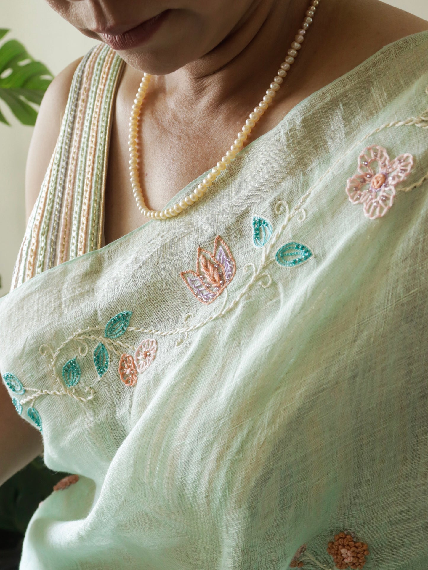 Nivedha - Ice Blue Linen Floral Embroidery Saree With Blouse Piece