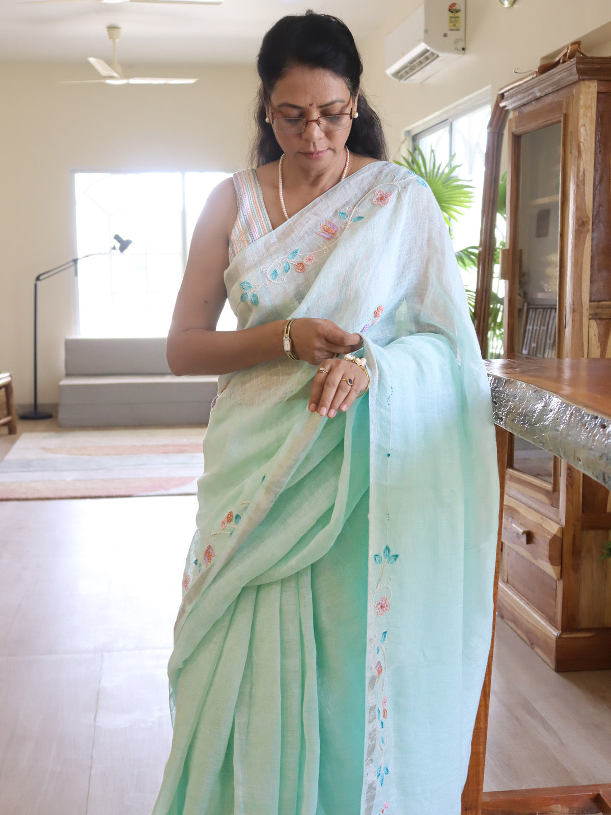 Nivedha - Ice Blue Linen Floral Embroidery Saree With Blouse Piece