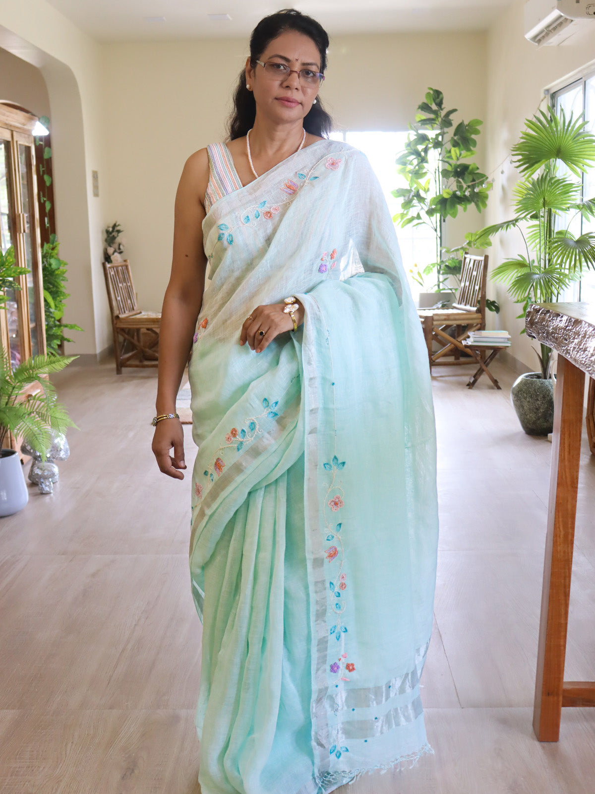 Nivedha - Ice Blue Linen Floral Embroidery Saree With Blouse Piece