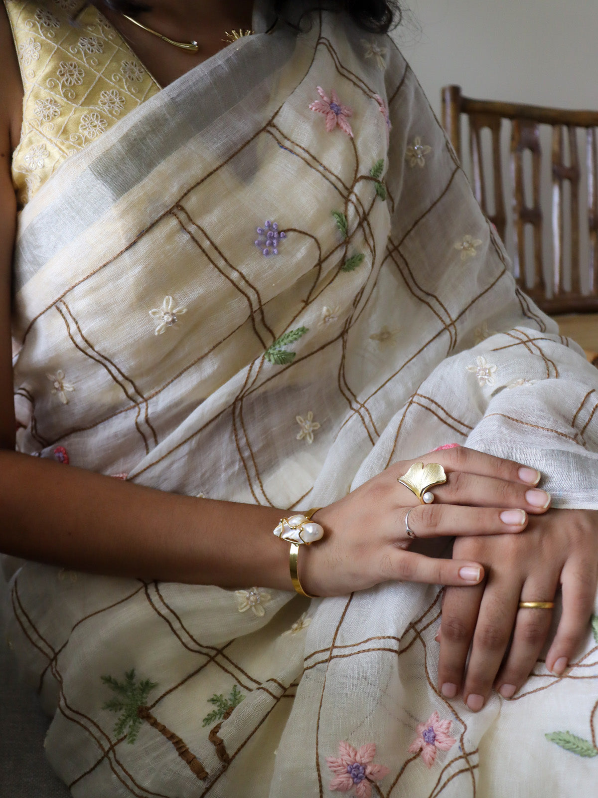 Saunira - Checkered & Floral Embroidered Linen Saree Dripping with Innocence