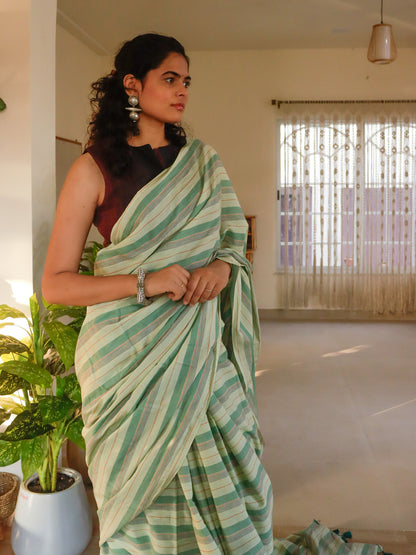 Hari Gulzar Saree