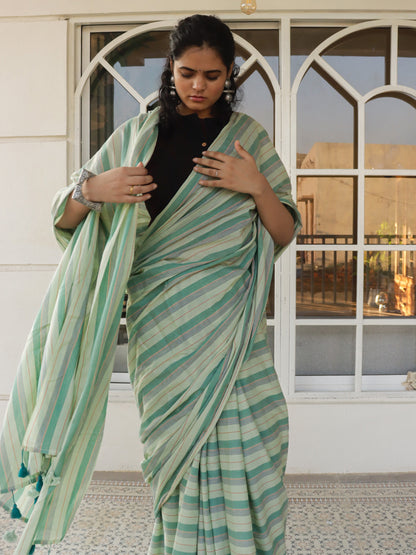 Hari Gulzar Saree